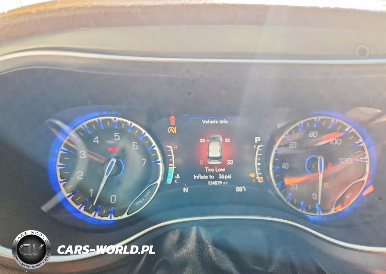 2019 Chrysler Pacifica Limited VIN:2C4RC1GG3KR644267 - 9