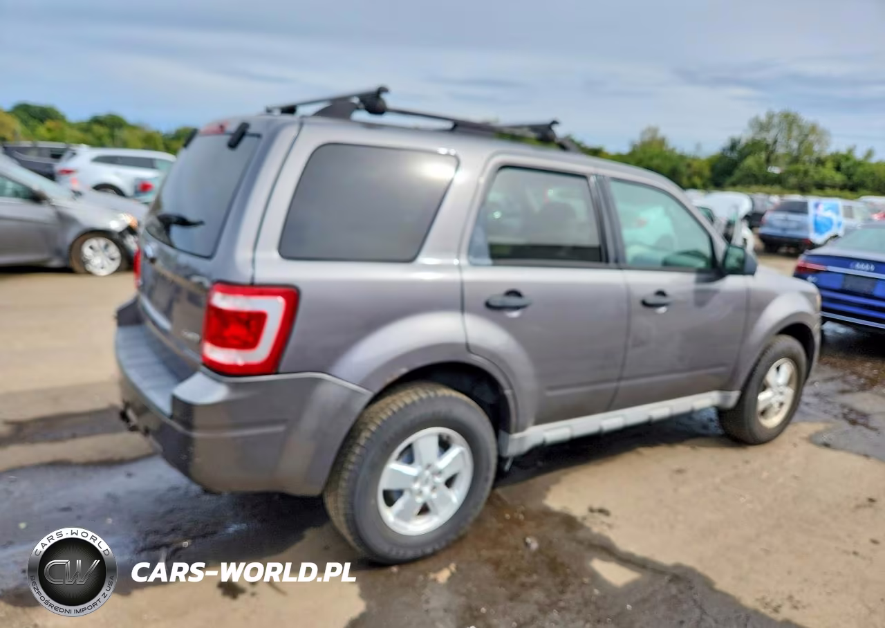 2009 Ford Escape Xlt VIN:1FMCU93G99KB40303 - 3