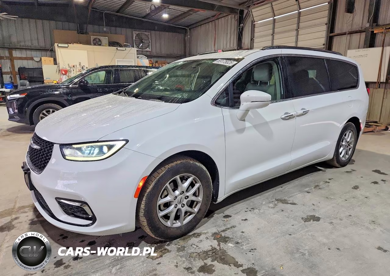 2021 Chrysler Pacifica Touring L VIN:2C4RC1BG8MR588997 - 1