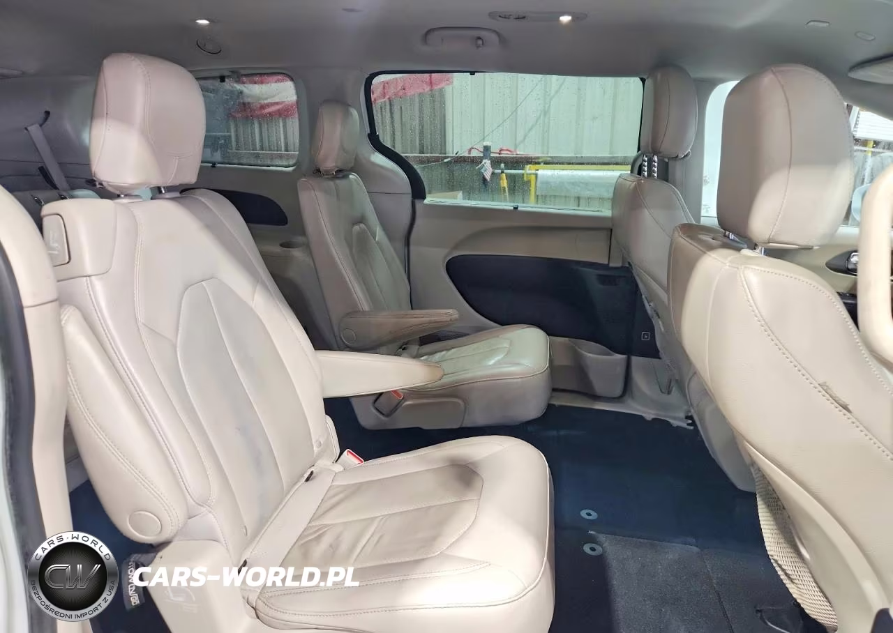 2021 Chrysler Pacifica Touring L VIN:2C4RC1BG8MR588997 - 11