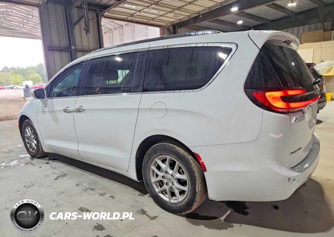 2021 Chrysler Pacifica Touring L VIN:2C4RC1BG8MR588997 - 2