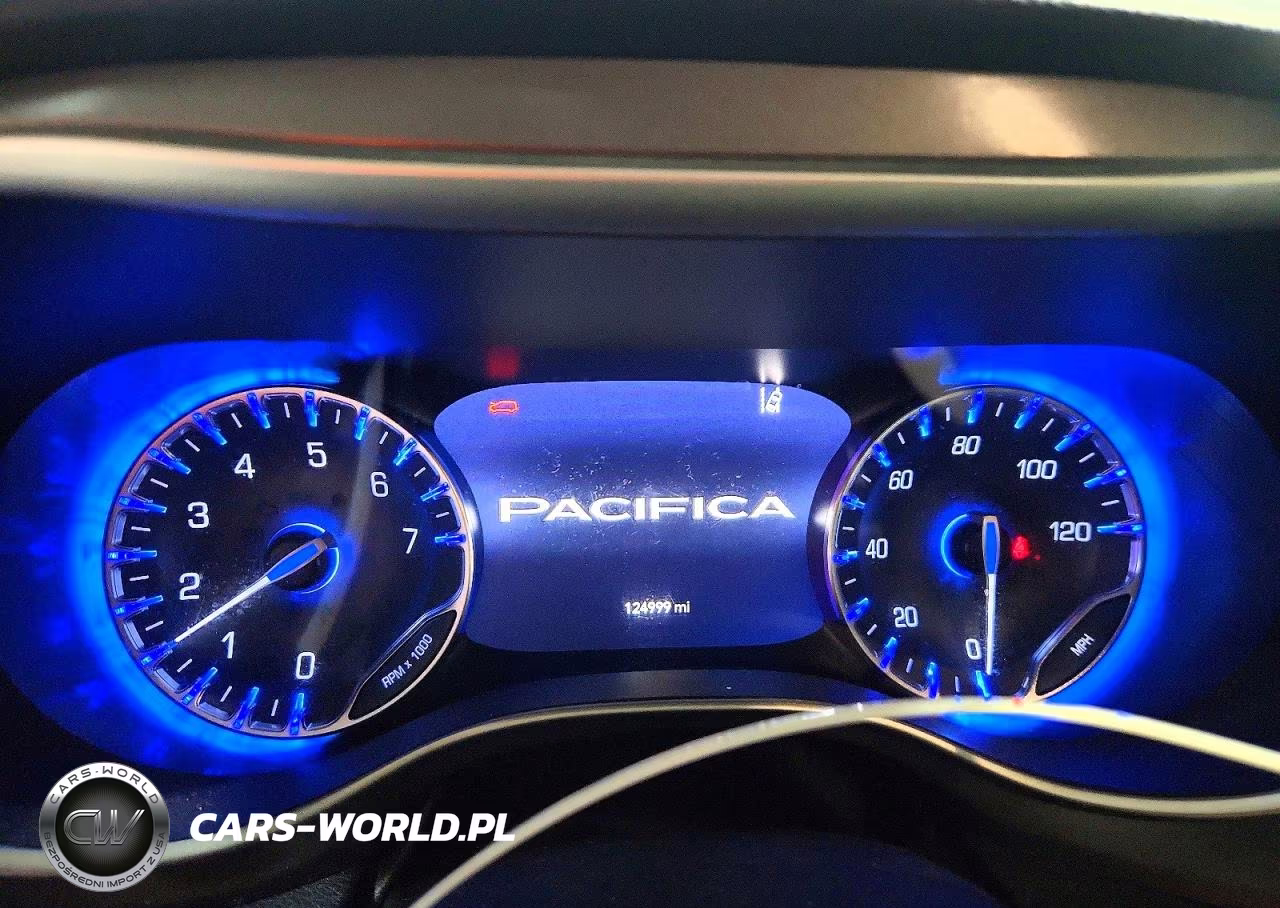 2021 Chrysler Pacifica Touring L VIN:2C4RC1BG8MR588997 - 9