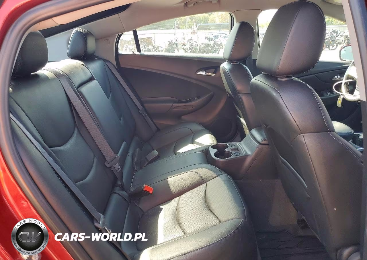 2018 Chevrolet Volt Premier VIN:1G1RD6S54JU143608 - 10