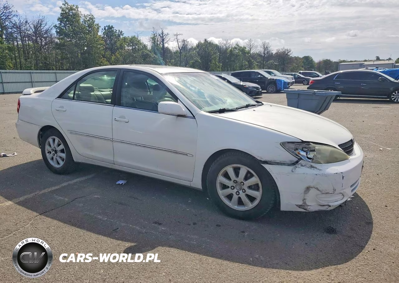 2002 Toyota Camry Xle V6 VIN:4T1BF32K92U033108 - 4