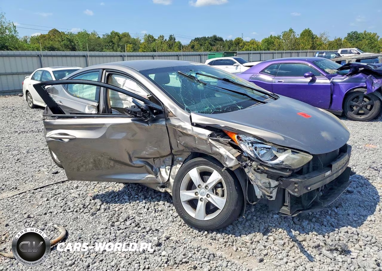 2013 Hyundai Elantra Gls VIN:5NPDH4AE0DH326109 - 4