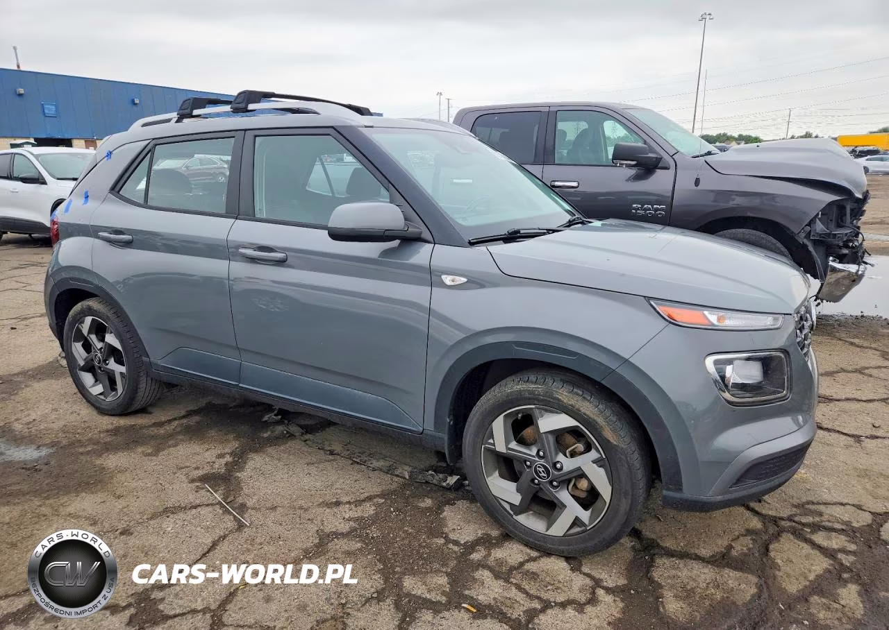 2022 Hyundai Venue Sel VIN:KMHRC8A37NU135980 - 4