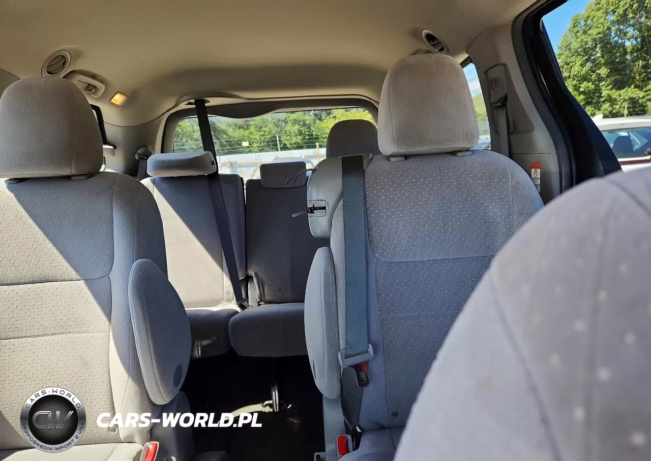 2016 Toyota Sienna Le VIN:5TDKK3DCXGS736492 - 10