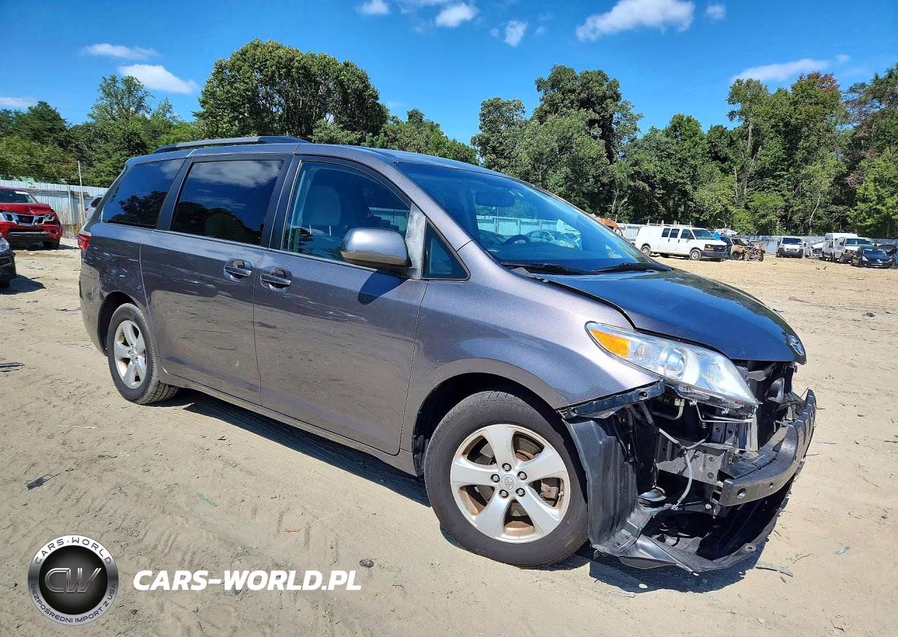 2016 Toyota Sienna Le VIN:5TDKK3DCXGS736492 - 4
