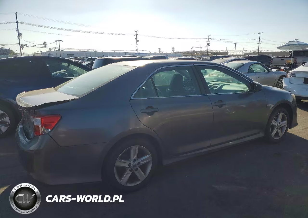 2014 Toyota Camry Se VIN:4T1BF1FK9EU445872 - 3