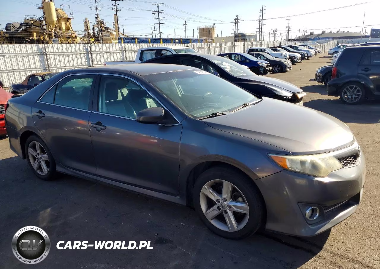 2014 Toyota Camry Se VIN:4T1BF1FK9EU445872 - 4