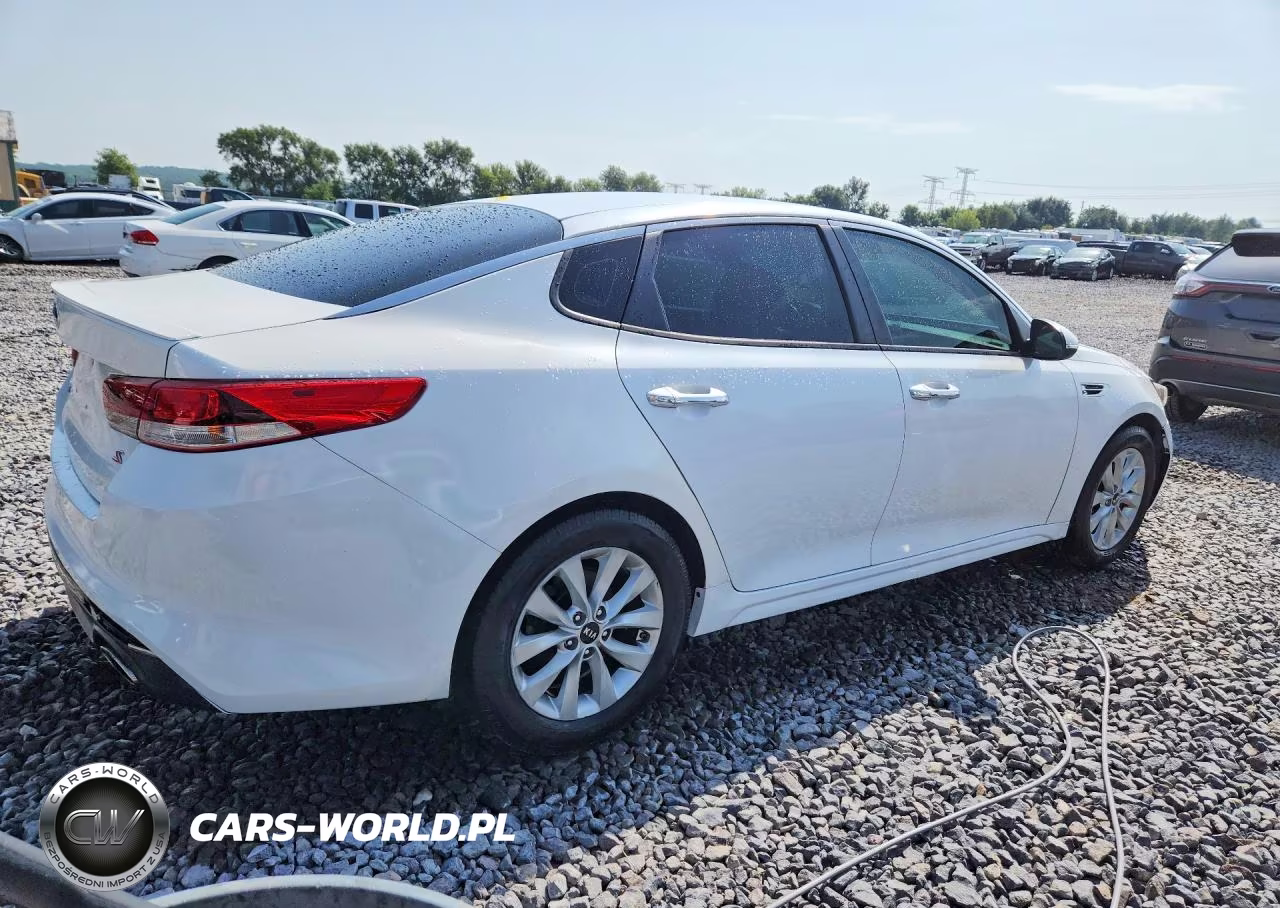 2017 Kia Optima Lx VIN:5XXGT4L37HG139636 - 3