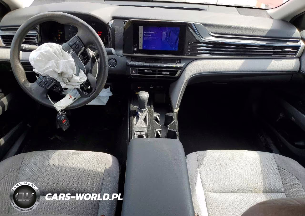 2025 Toyota Camry Le VIN:4T1DAACK9SU102969 - 8