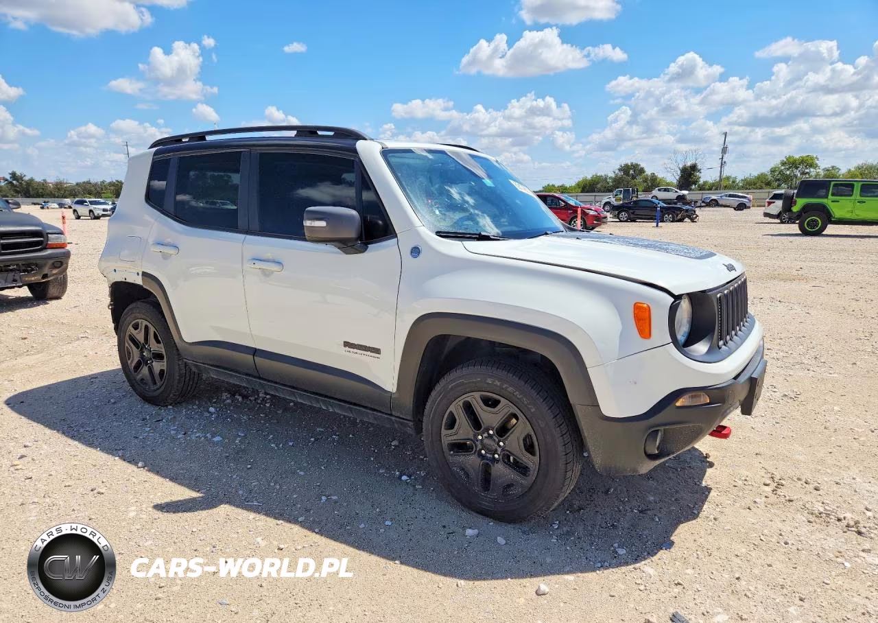 2017 Jeep Renegade Trailhawk VIN:ZACCJBCB9HPF78820 - 4