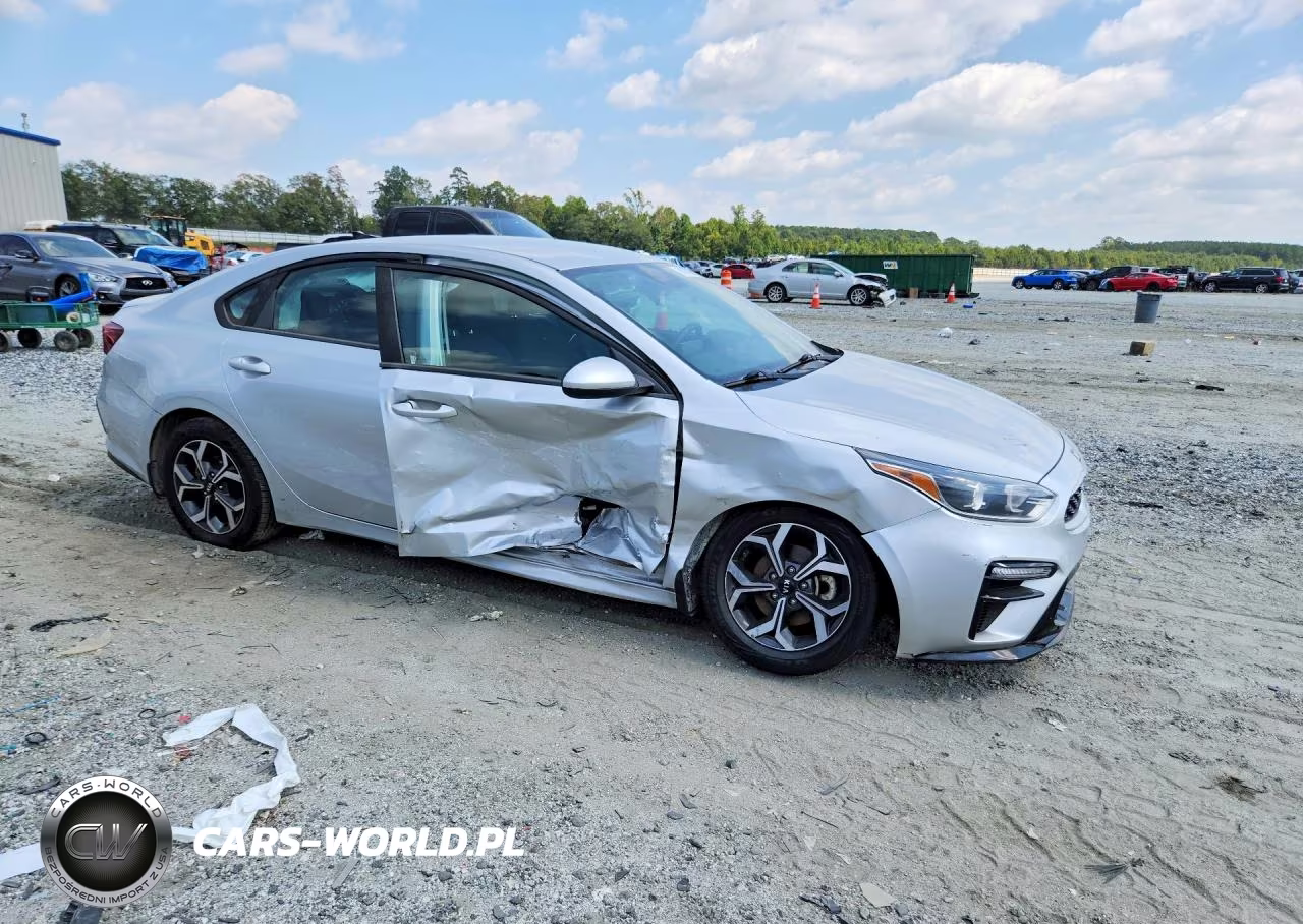 2019 Kia Forte Lxs VIN:3KPF24AD6KE010474 - 4