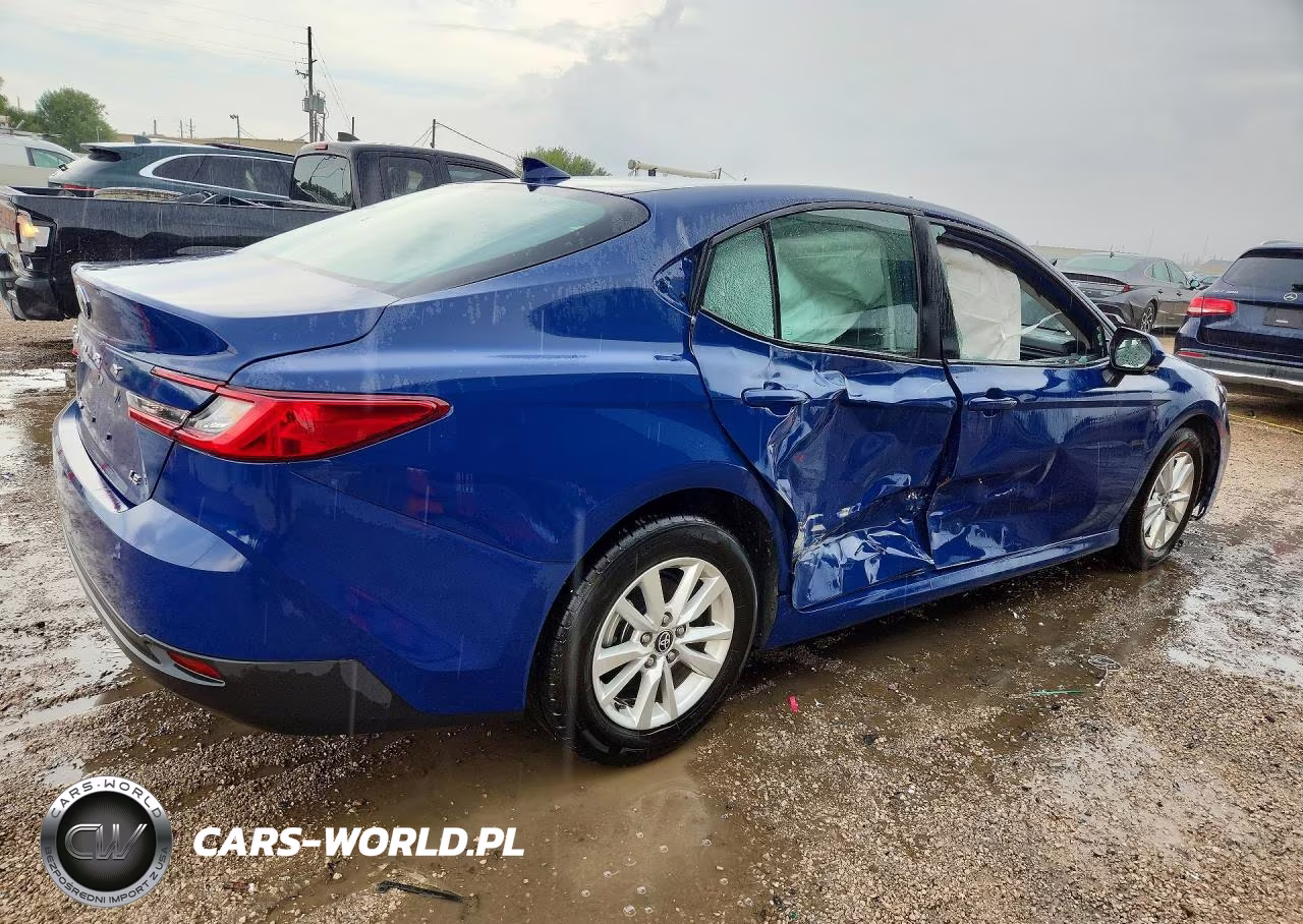 2025 Toyota Camry Le VIN:4T1DAACK2SU177304 - 3