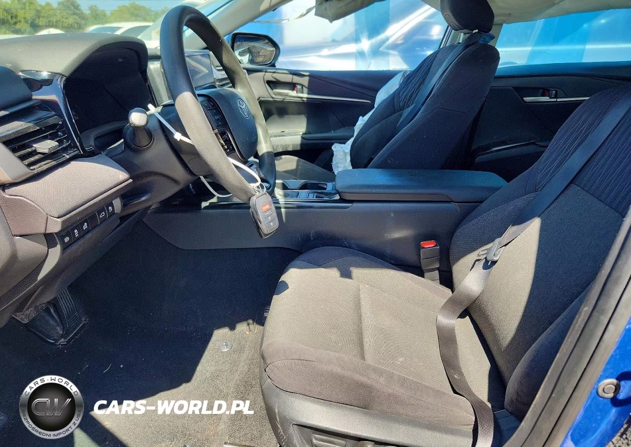 2025 Toyota Camry Le VIN:4T1DAACK2SU177304 - 7