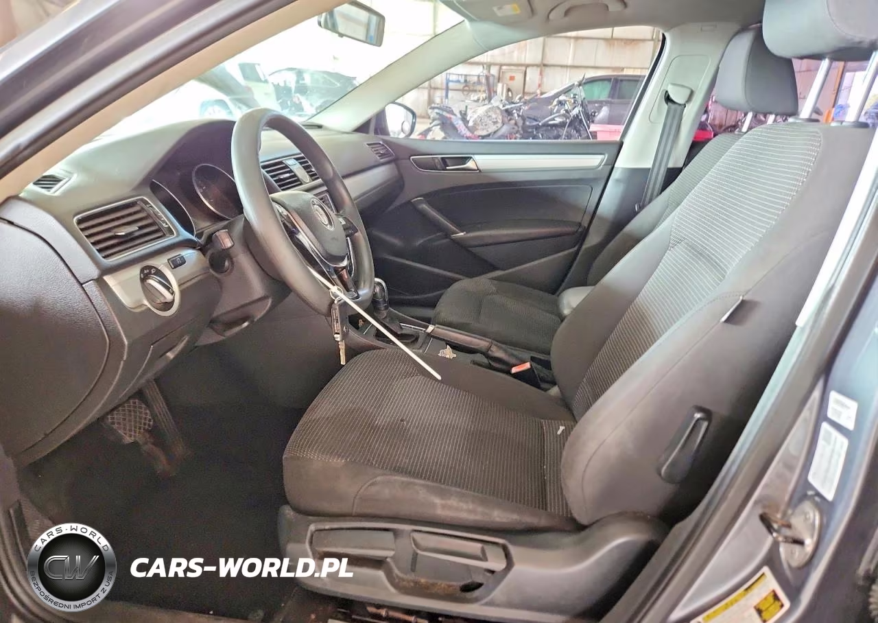 2016 Volkswagen Passat S VIN:1VWAT7A31GC064437 - 7