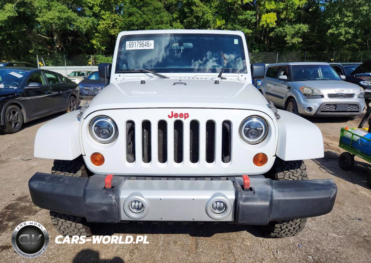 2011 Jeep Wrangler Unlimited Sahara VIN:1J4BA5H19BL563480 - 5