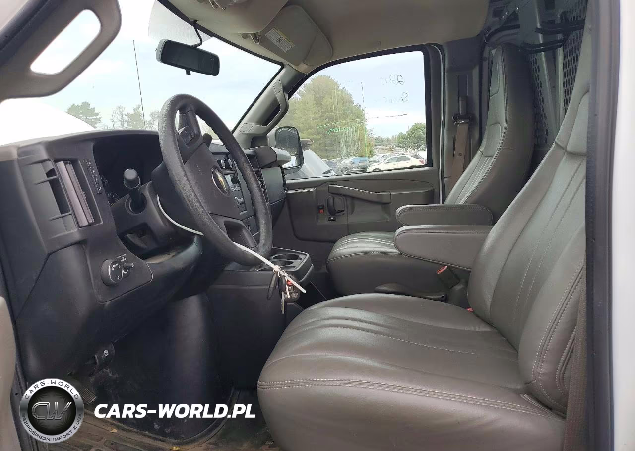 2025 Chevrolet Express G2500 VIN:1GCWGAF71S1104249 - 7