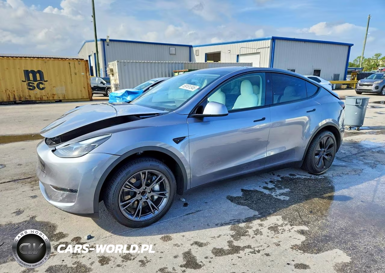 2024 Tesla Model Y – zdjęcie 1 z 13