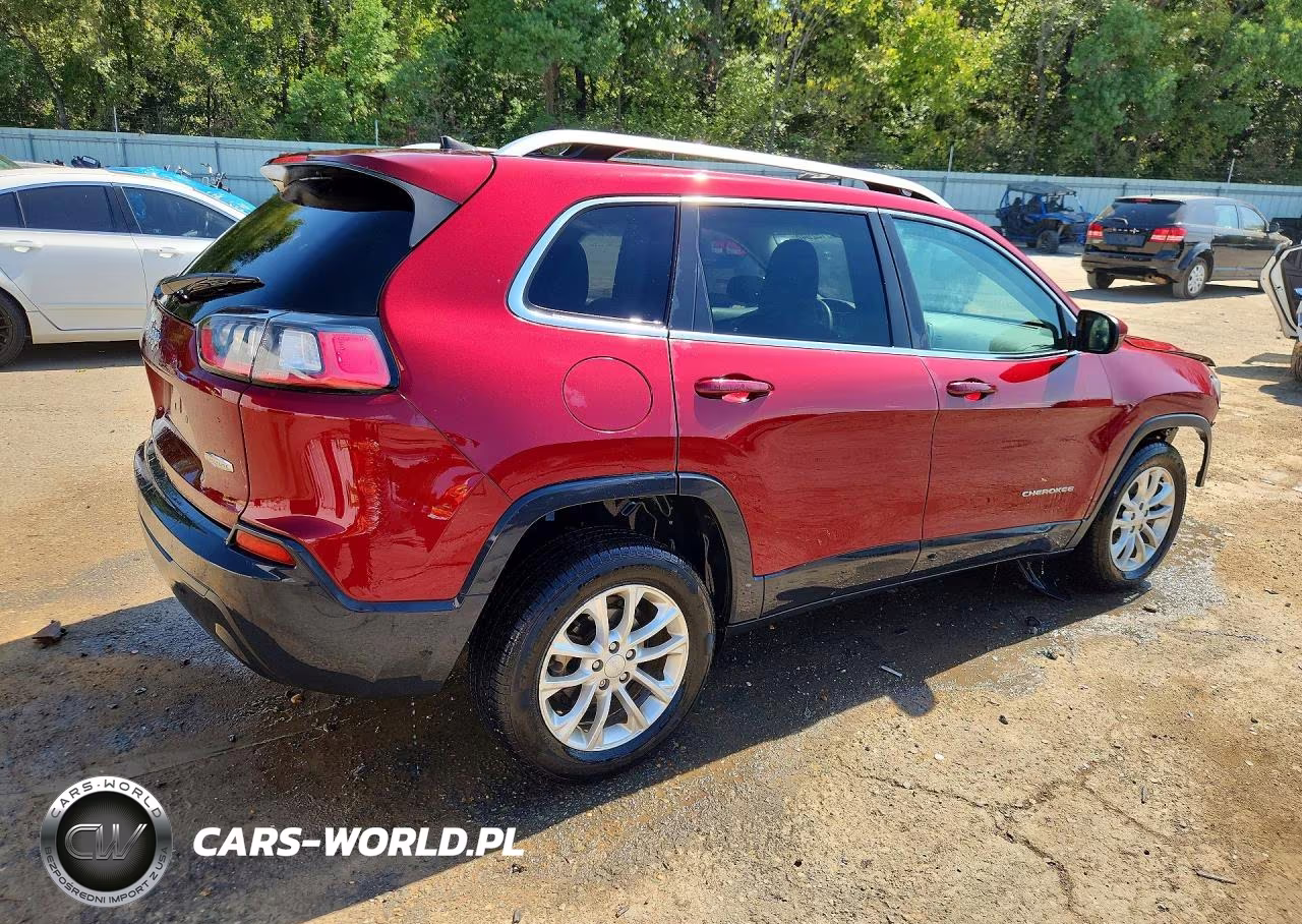 2019 Jeep Cherokee Latitude VIN:1C4PJLCB3KD148066 - 3