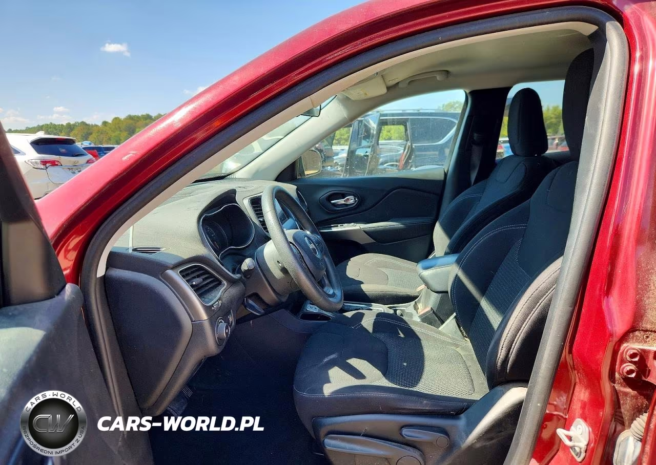 2019 Jeep Cherokee Latitude VIN:1C4PJLCB3KD148066 - 7