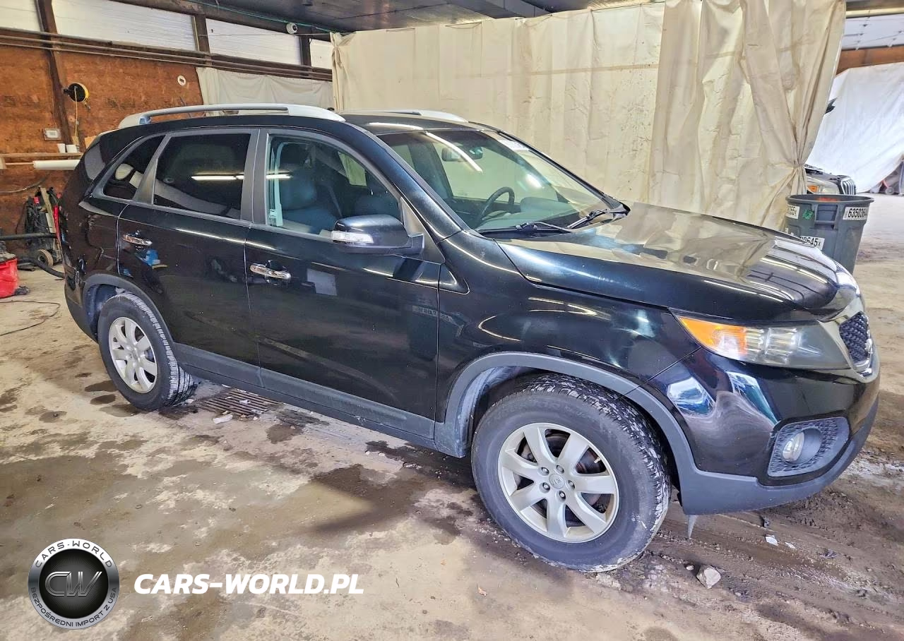 2013 Kia Sorento Lx VIN:5XYKT4A67DG353250 - 4