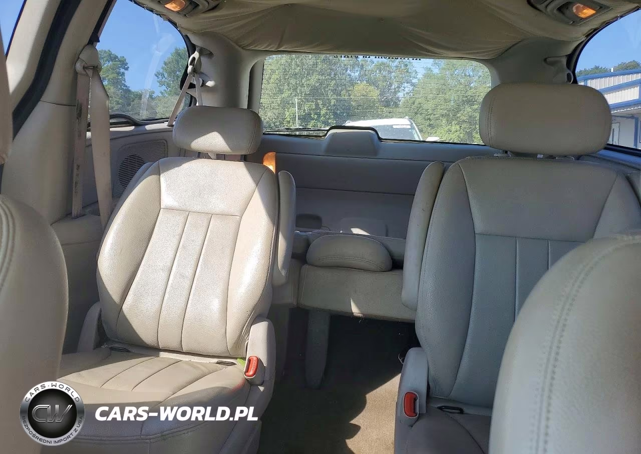 2005 Chrysler Town & Country Touring VIN:2C4GP54L55R201952 - 10