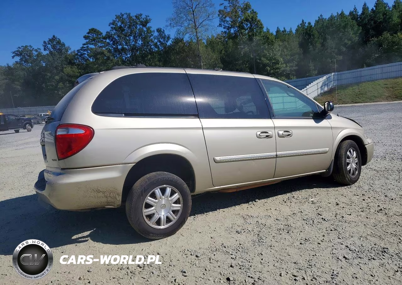 2005 Chrysler Town & Country Touring VIN:2C4GP54L55R201952 - 3