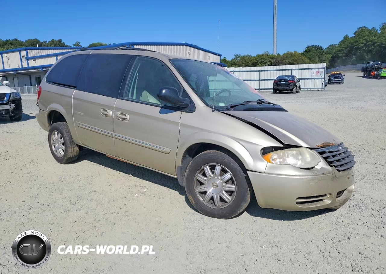 2005 Chrysler Town & Country Touring VIN:2C4GP54L55R201952 - 4