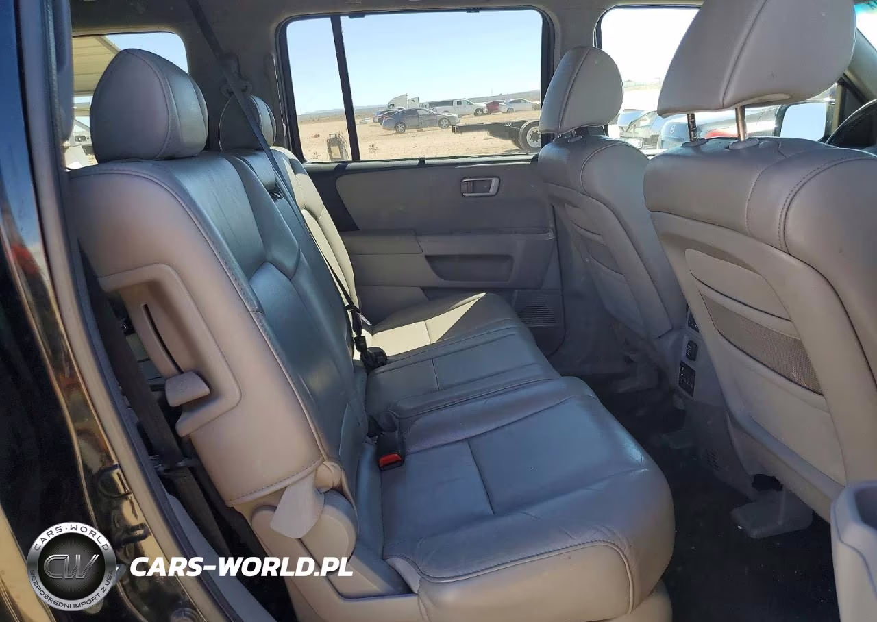 2011 Honda Pilot Touring VIN:5FNYF4H98BB086268 - 10