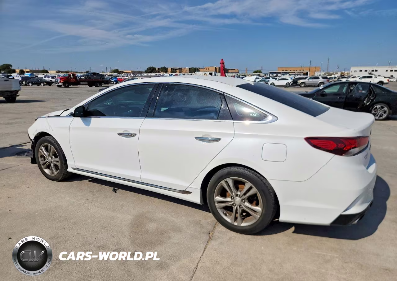 2018 Hyundai Sonata Sport VIN:5NPE34AF4JH599223 - 2