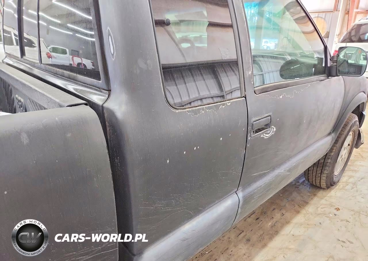 2000 Chevrolet S Truck S10 VIN:1GCDT19W8YK225241 - 10