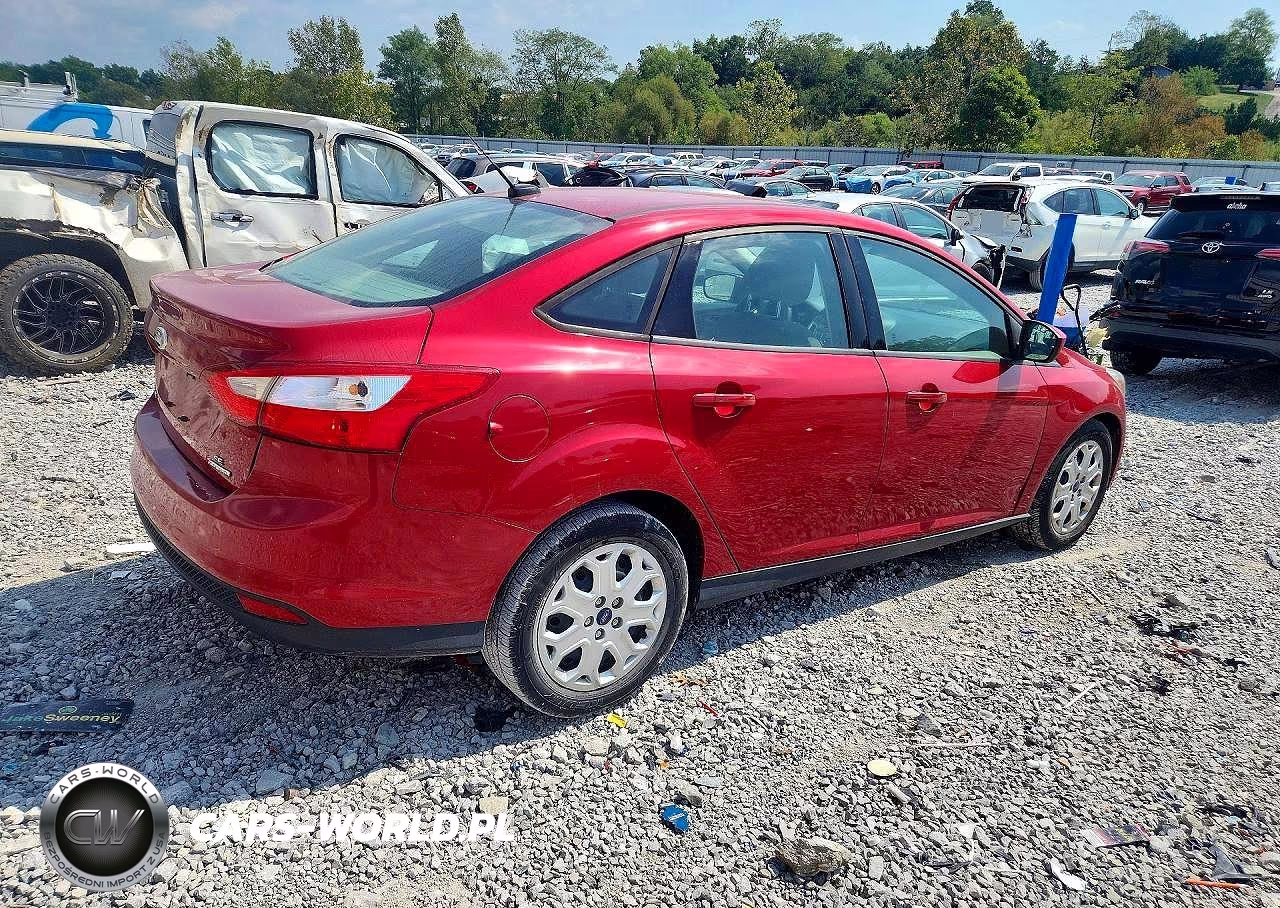 2012 Ford Focus Se VIN:1FAHP3F26CL417527 - 3