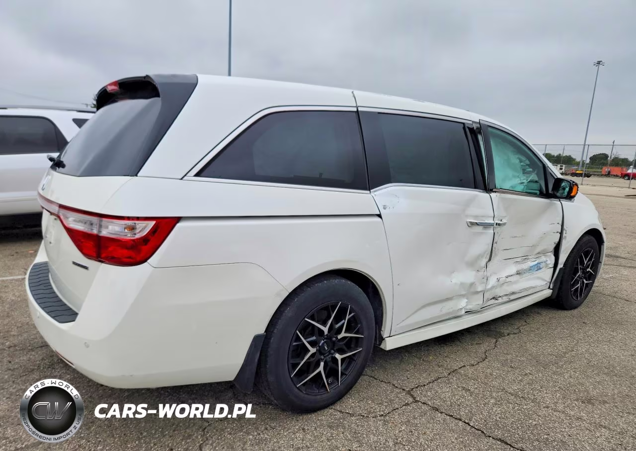 2012 Honda Odyssey Touring VIN:5FNRL5H97CB040354 - 3