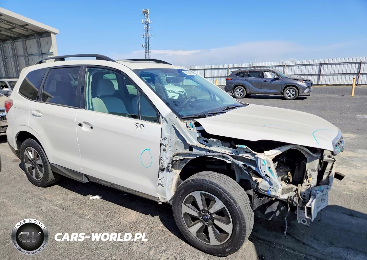 2017 Subaru Forester 2.5I Premium VIN:JF2SJAGC0HH571174 - 4