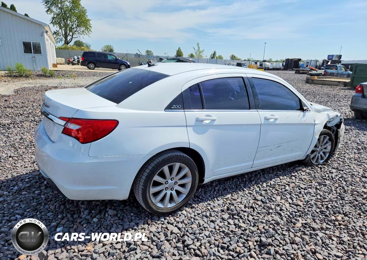 2011 Chrysler 200 Touring VIN:1C3BC1FB8BN549678 - 3