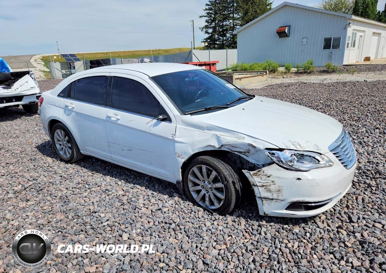 2011 Chrysler 200 Touring VIN:1C3BC1FB8BN549678 - 4