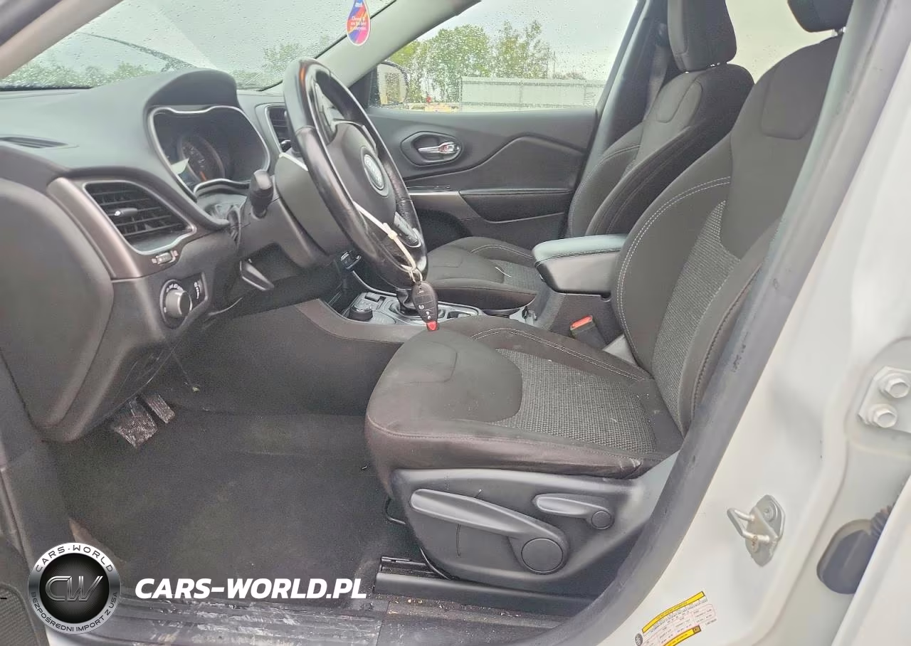 2020 Jeep Cherokee Latitude VIN:1C4PJMCB9LD570530 - 7