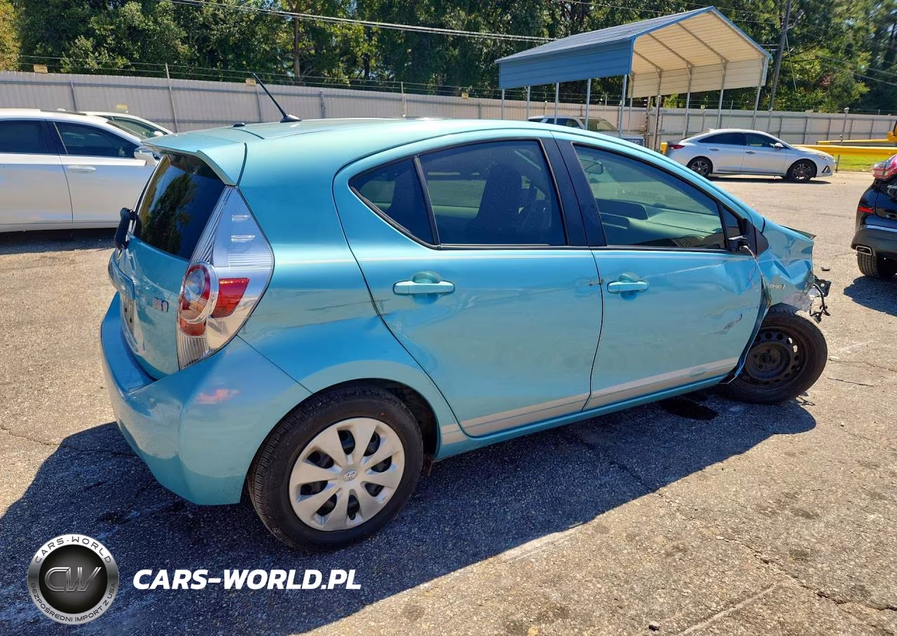 2014 Toyota Prius C One VIN:JTDKDTB3XE1064974 - 3