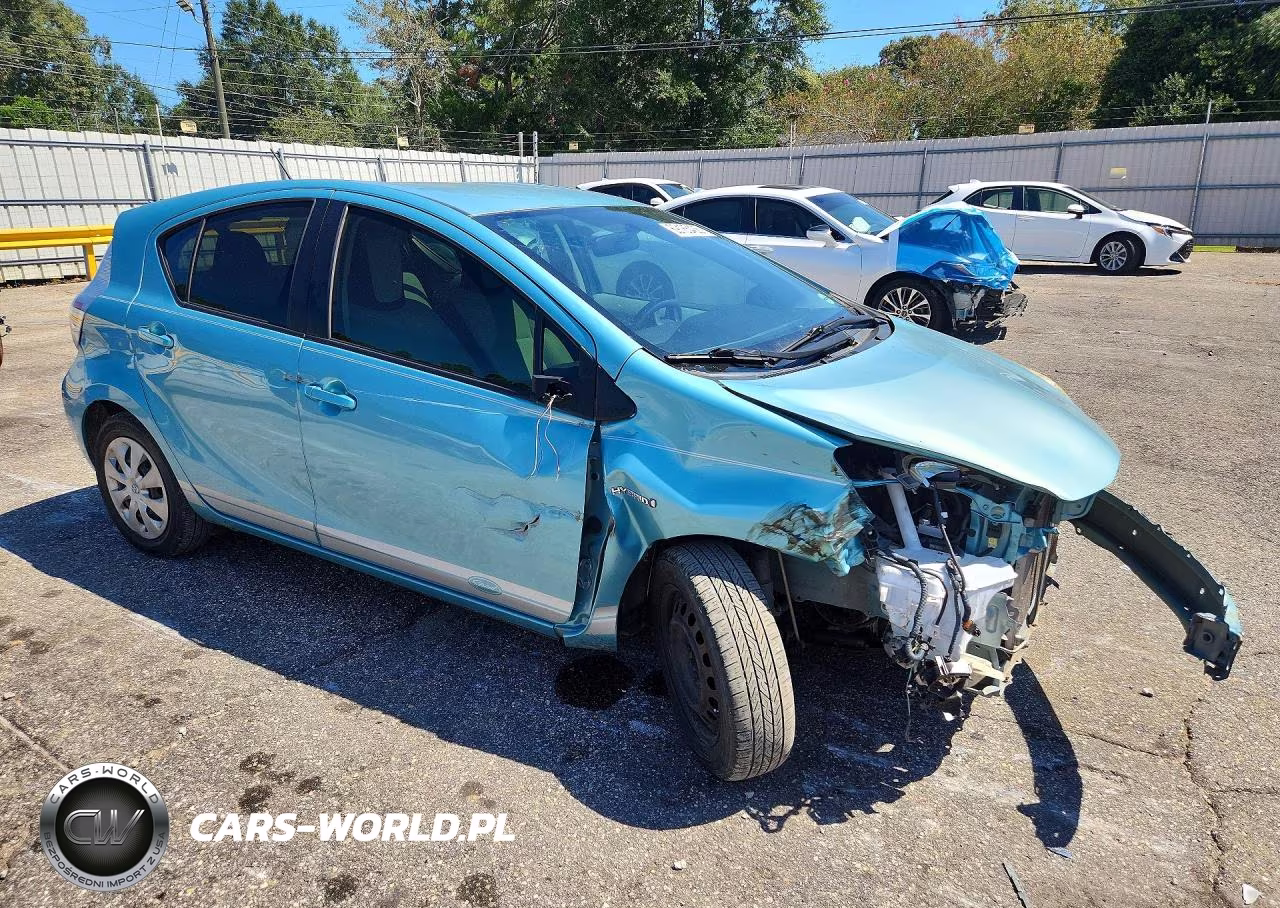 2014 Toyota Prius C One VIN:JTDKDTB3XE1064974 - 4
