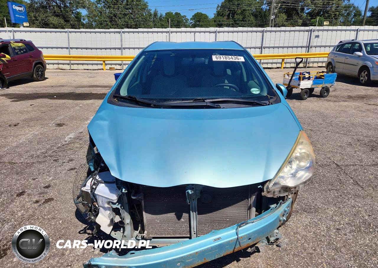 2014 Toyota Prius C One VIN:JTDKDTB3XE1064974 - 5