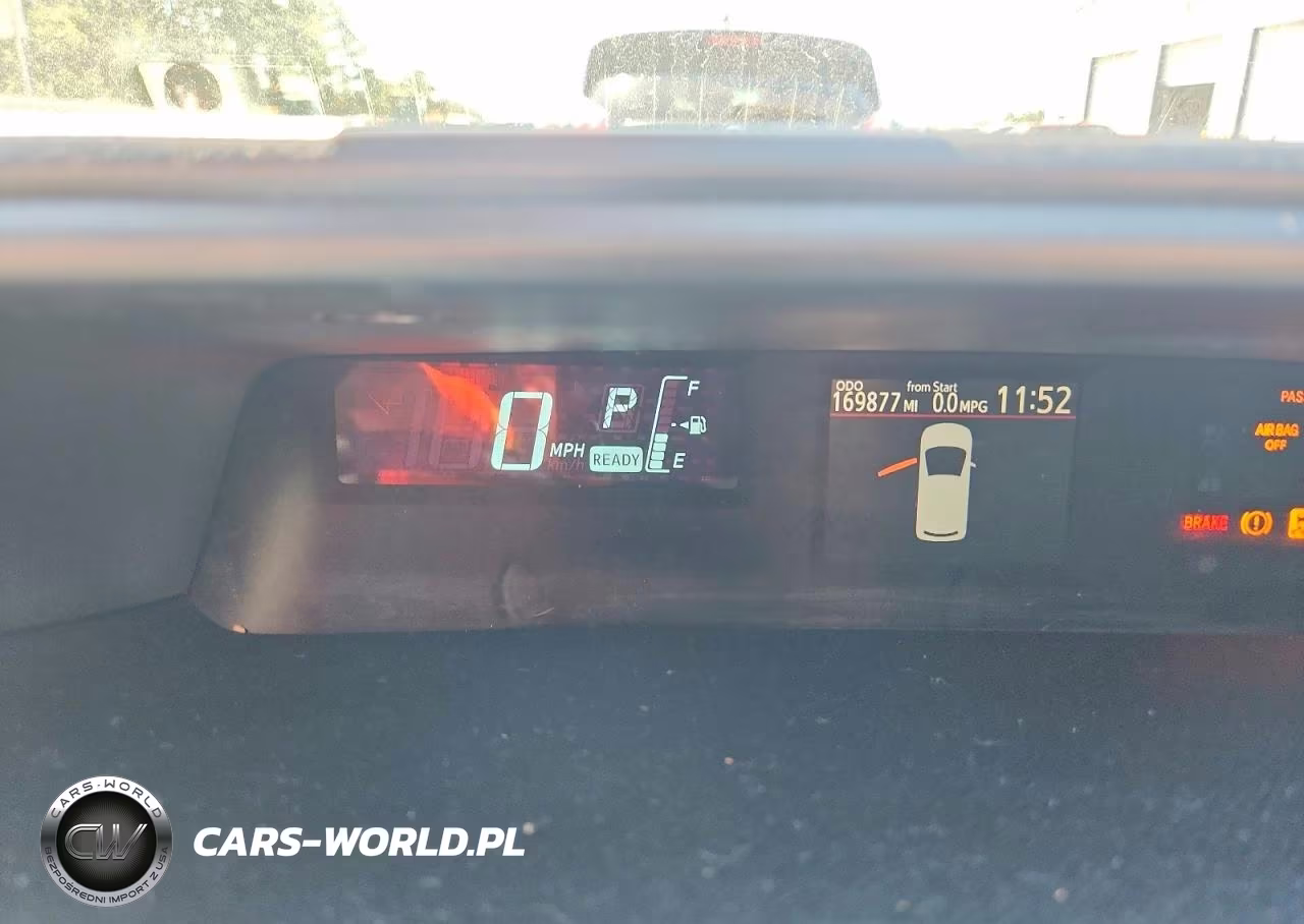 2014 Toyota Prius C One VIN:JTDKDTB3XE1064974 - 9