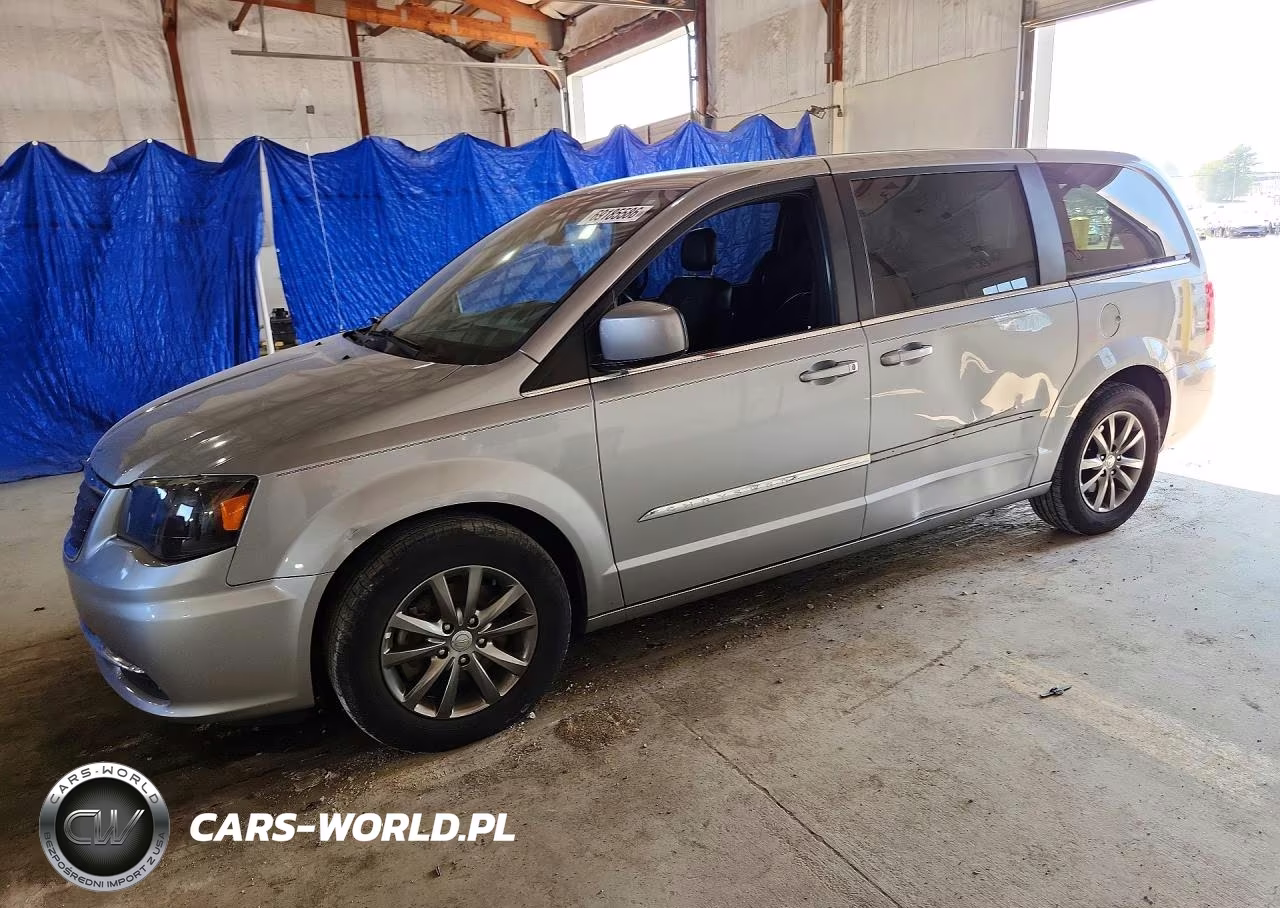 2015 Chrysler Town & Country S VIN:2C4RC1HGXFR609858 - 1