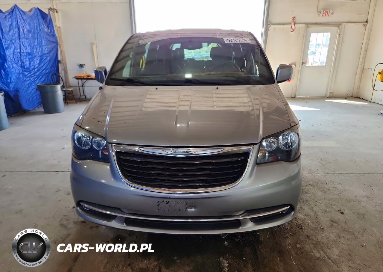 2015 Chrysler Town & Country S VIN:2C4RC1HGXFR609858 - 5