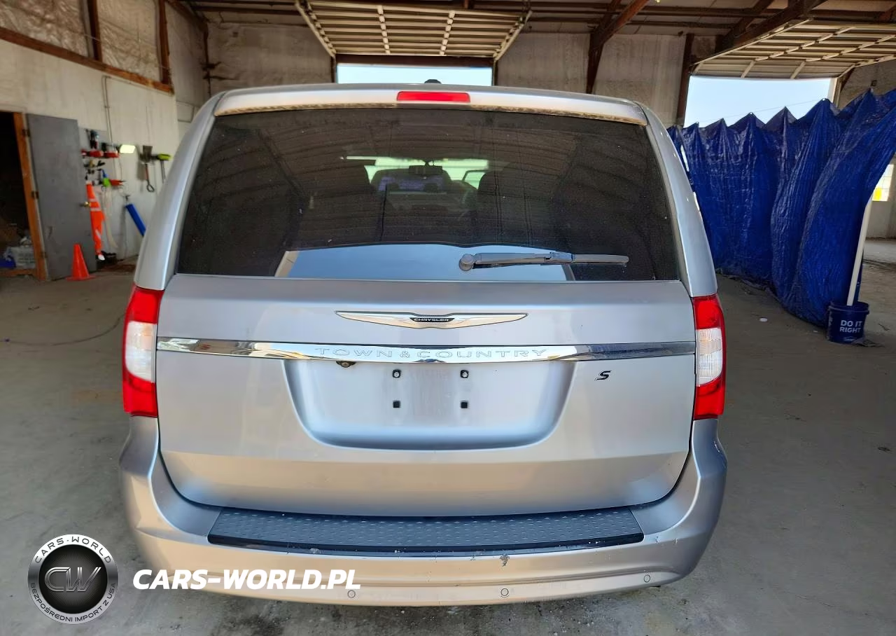 2015 Chrysler Town & Country S VIN:2C4RC1HGXFR609858 - 6