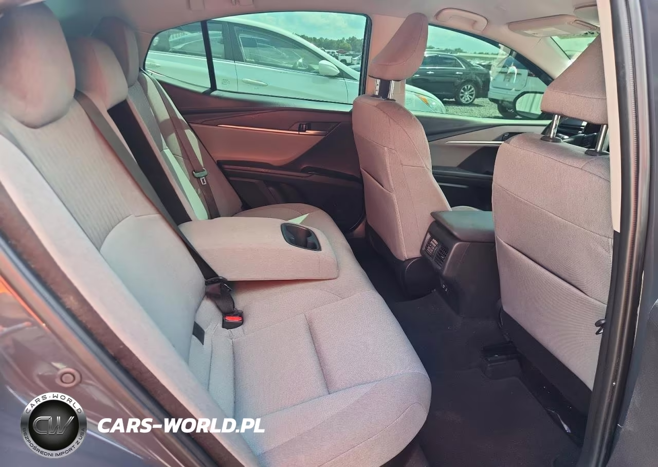 2025 Toyota Camry Le VIN:4T1DAACK6SU177063 - 10