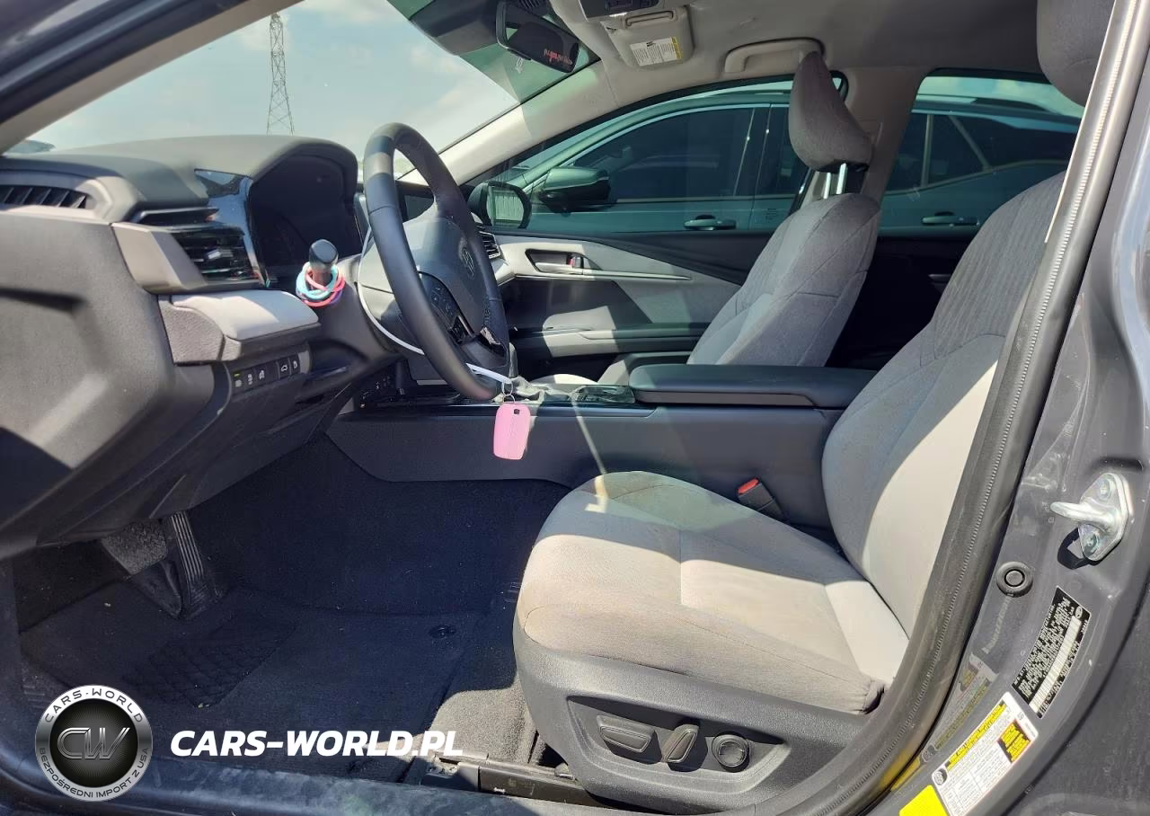2025 Toyota Camry Le VIN:4T1DAACK6SU177063 - 7