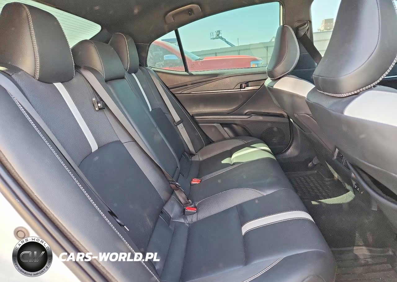 2026 Toyota Camry Se VIN:4T1DAACK6TU735592 - 10