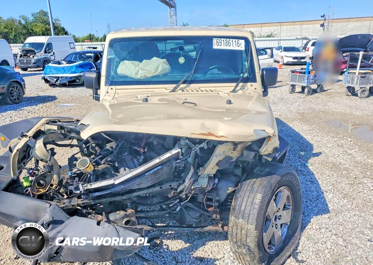 2011 Jeep Wrangler Sahara VIN:1J4AA5D10BL516727 - 5